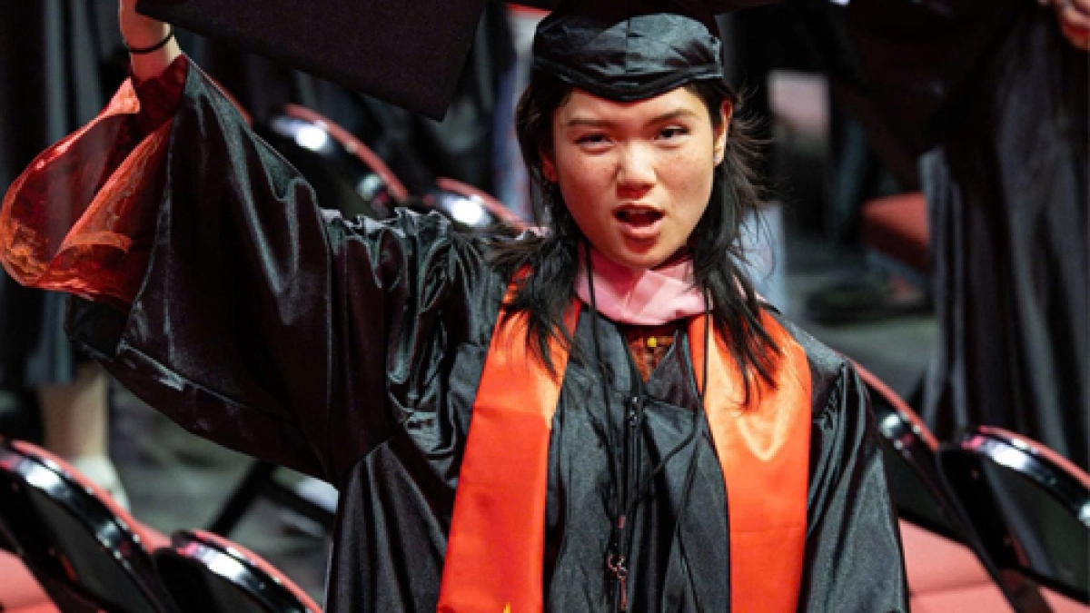 Con gái Trần Mạnh Tuấn tốt nghiệp xuất sắc trường Berklee